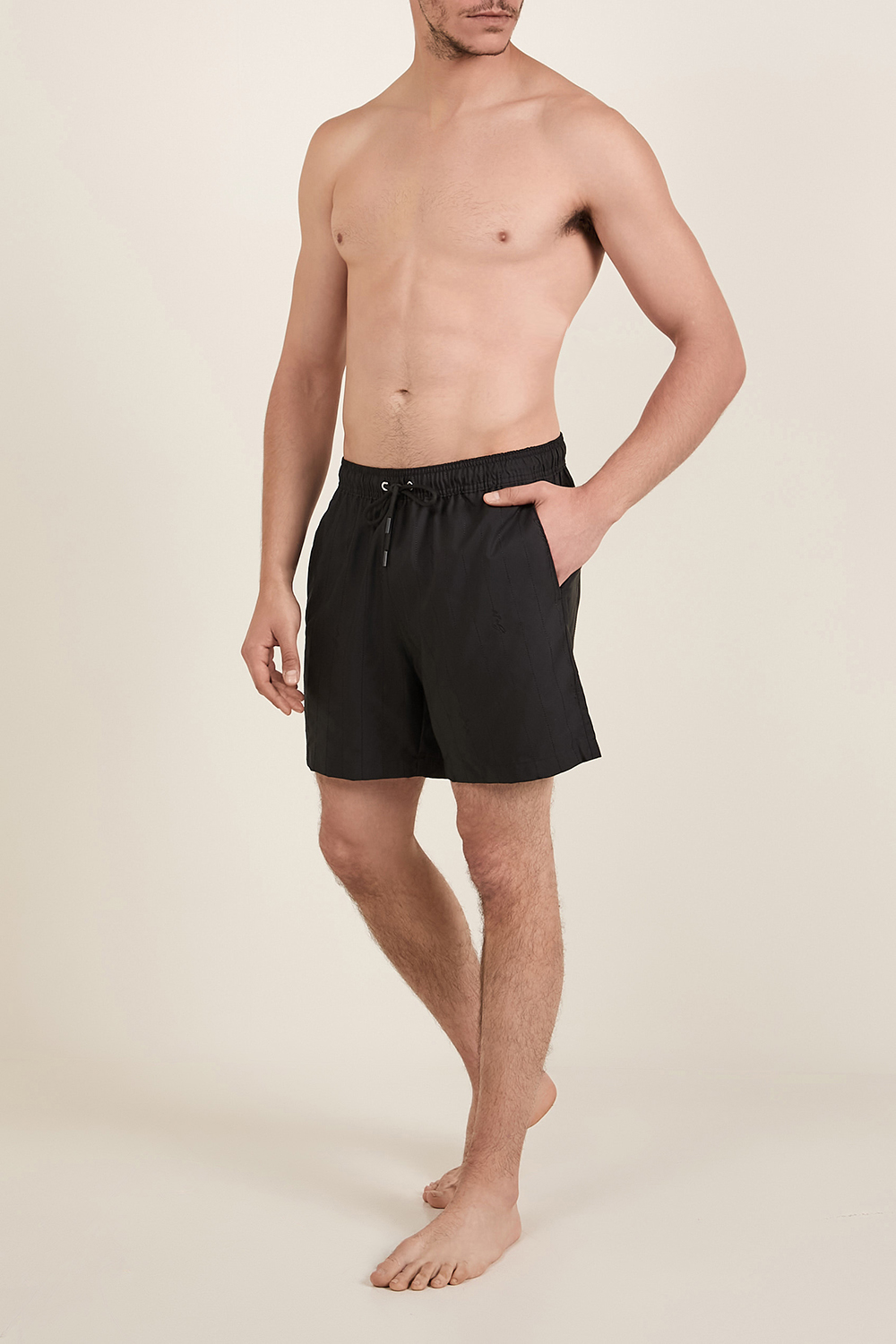 תמונת כל הלוק של מכנסי בגד ים